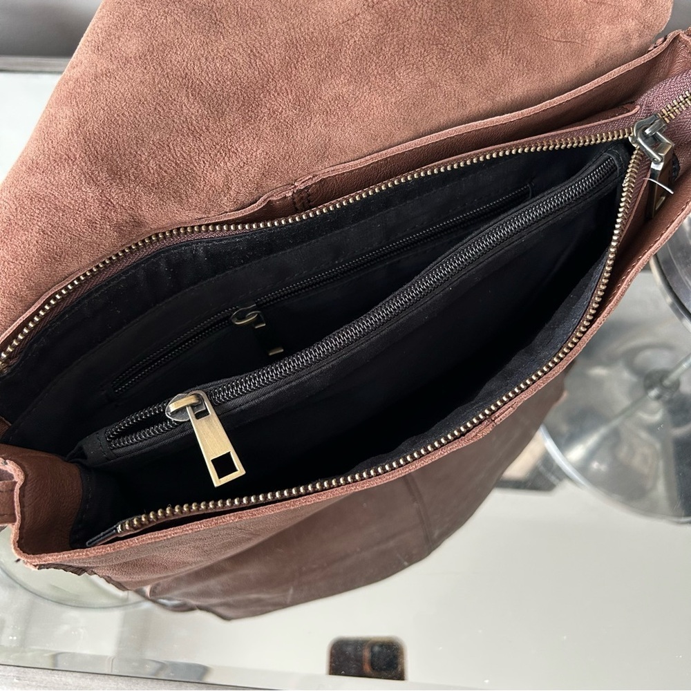 Vendange Genuine Leather Crossbody Satchel Bag - Picture 5 of 8
